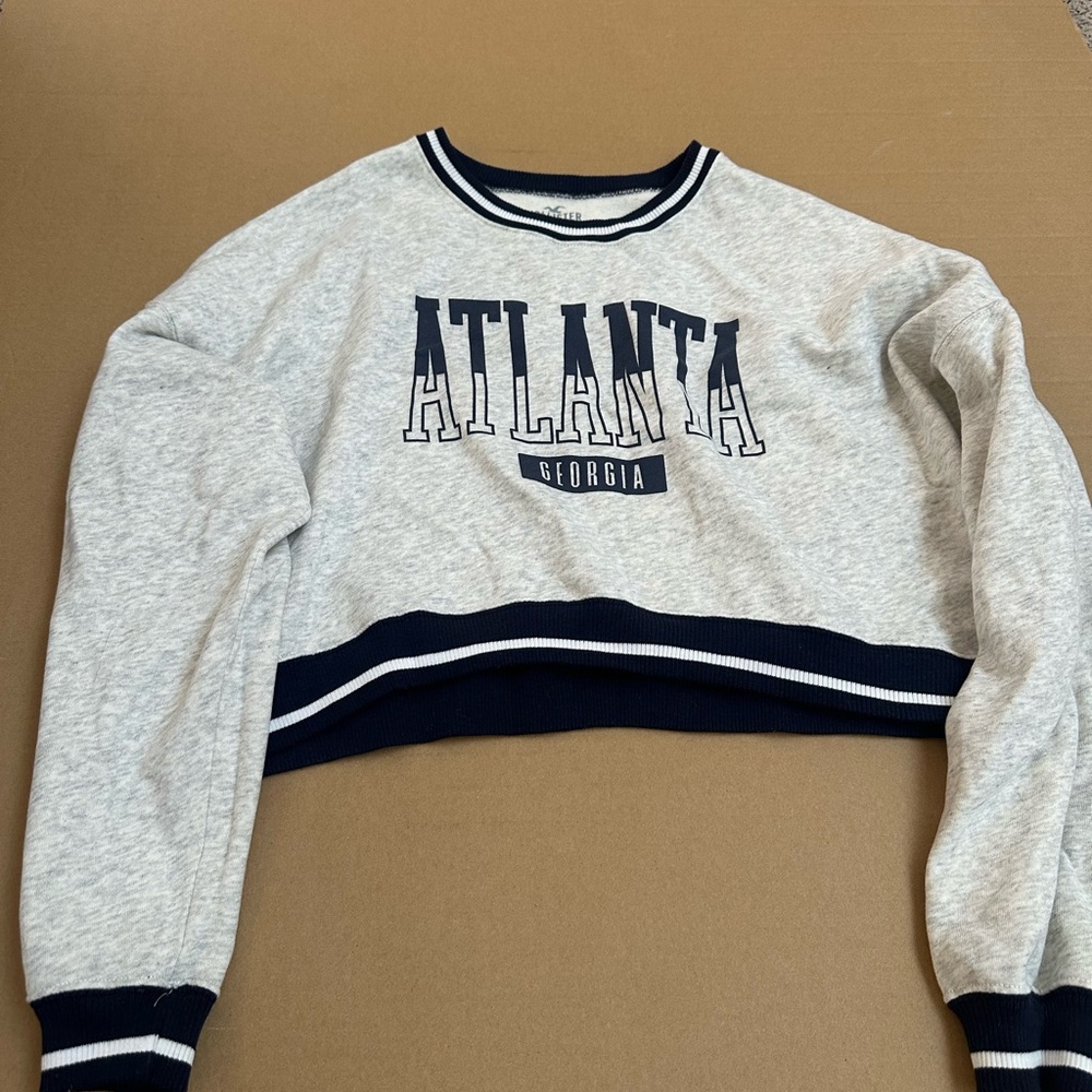 Hollister Cropped Sweatshirt size M